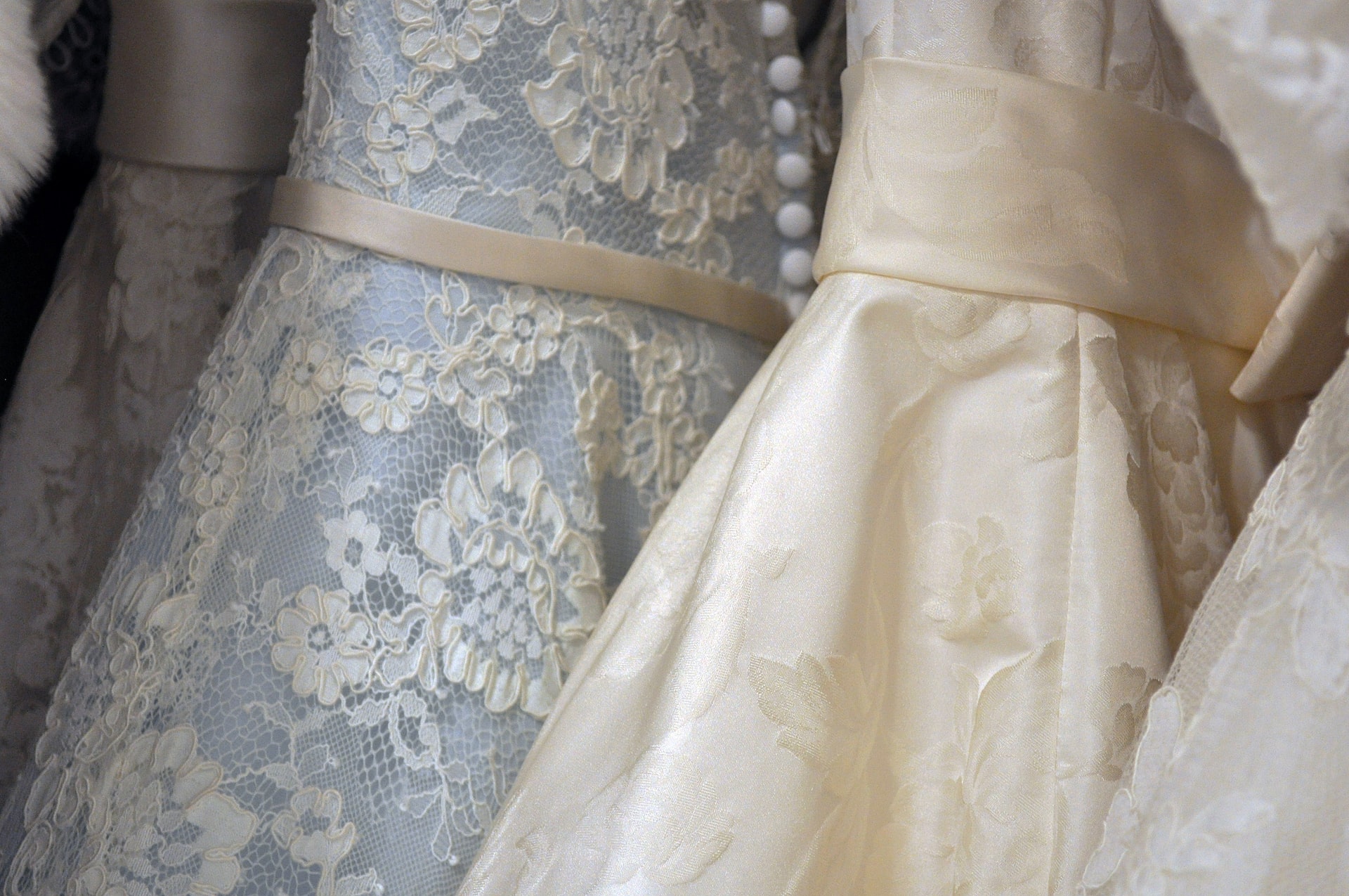 Jak powinna wyglądać suknia ślubna?
